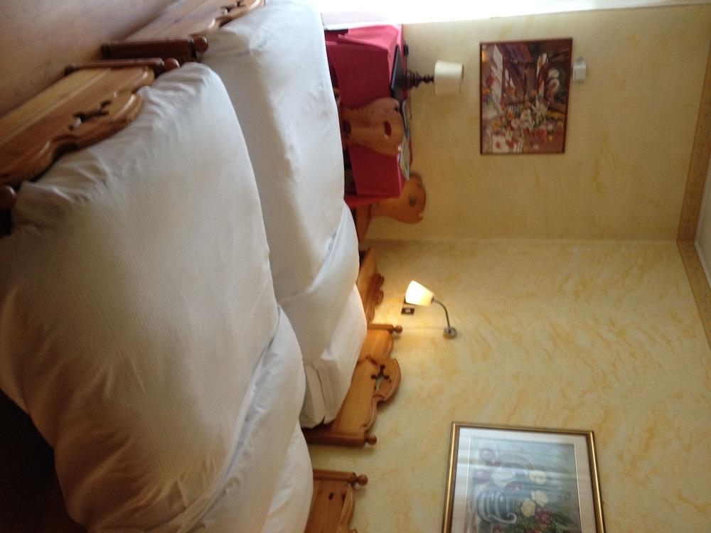 Meuble Villa Neve กอร์ตินาดัมเปซโซ ภายนอก รูปภาพ
