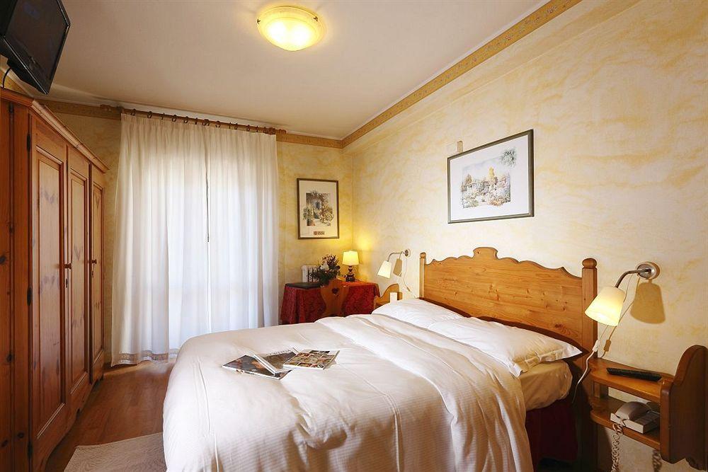 Meuble Villa Neve กอร์ตินาดัมเปซโซ ภายนอก รูปภาพ