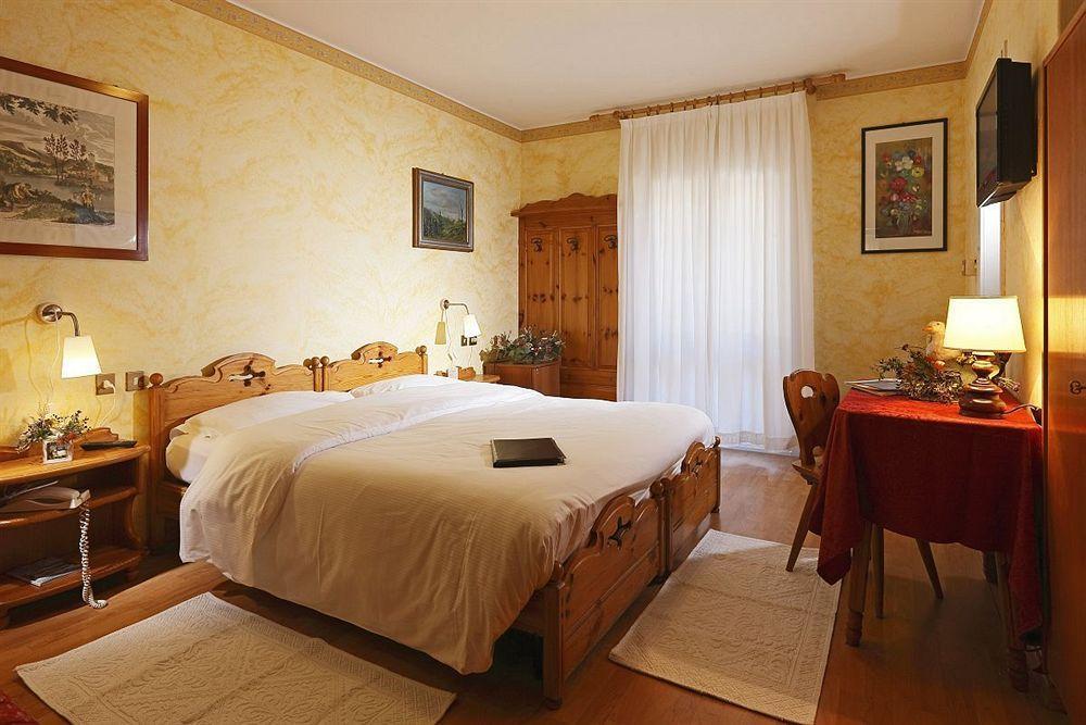 Meuble Villa Neve กอร์ตินาดัมเปซโซ ภายนอก รูปภาพ