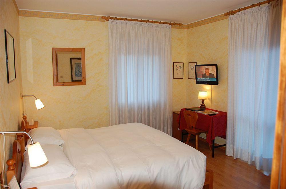 Meuble Villa Neve กอร์ตินาดัมเปซโซ ภายนอก รูปภาพ