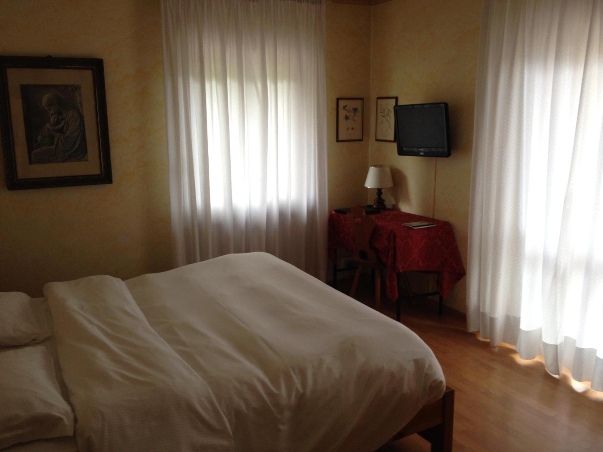 Meuble Villa Neve กอร์ตินาดัมเปซโซ ภายนอก รูปภาพ