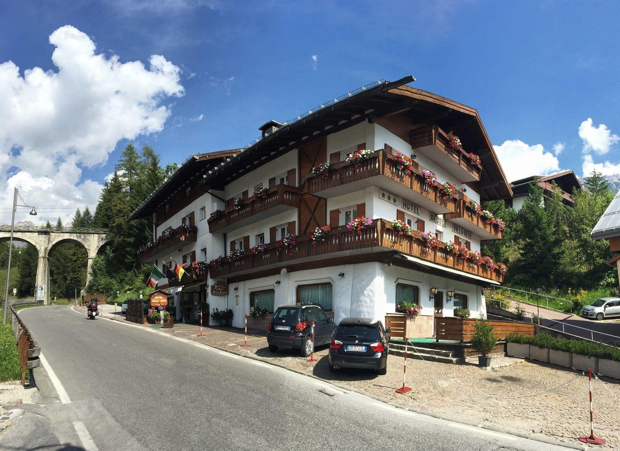 Meuble Villa Neve กอร์ตินาดัมเปซโซ ภายนอก รูปภาพ