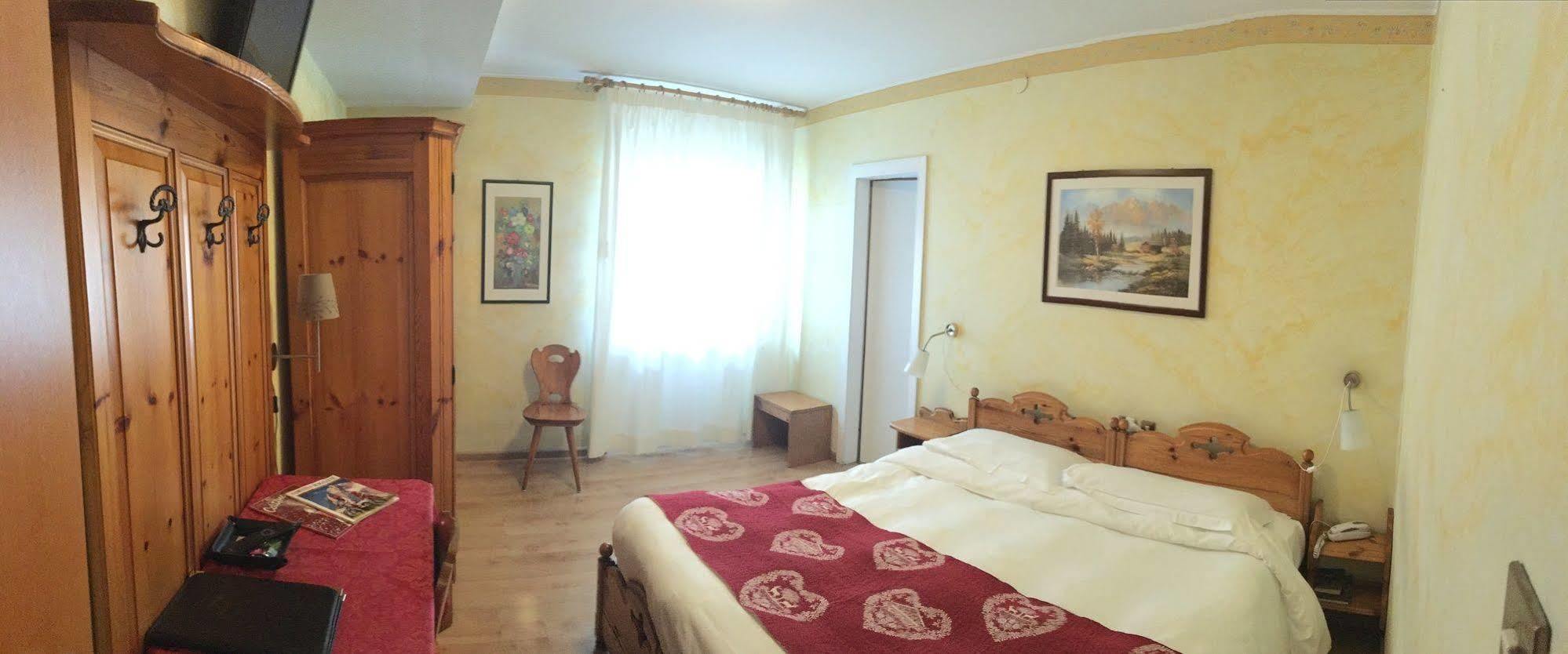 Meuble Villa Neve กอร์ตินาดัมเปซโซ ภายนอก รูปภาพ